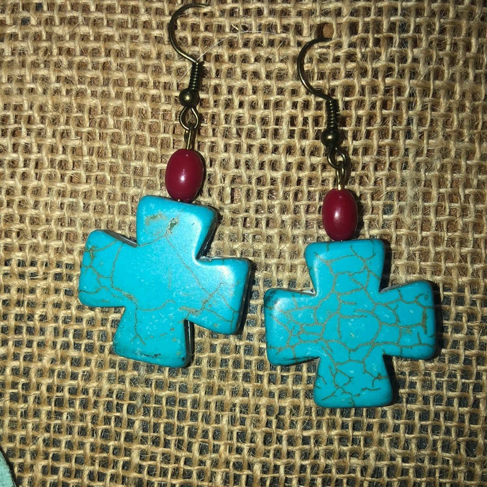 🛍Handcrafted‎ Turquoise & Red colored Cross earrings